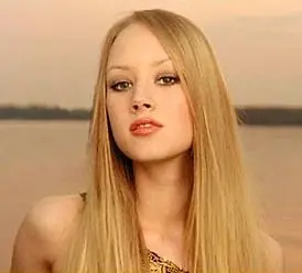 Natasha Thomas - nat 01.jpg